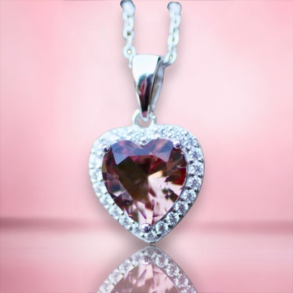 Mesmerizing Color Shift Heart Diaspore Pendant in Sterling Silver 925 - Picture 5 of 12